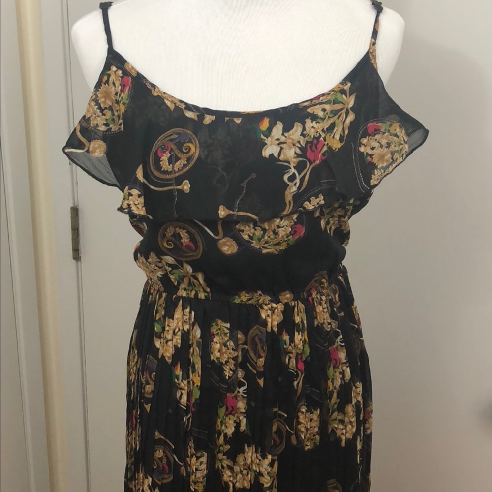 Like New Boutique Pleated Maxi Dress